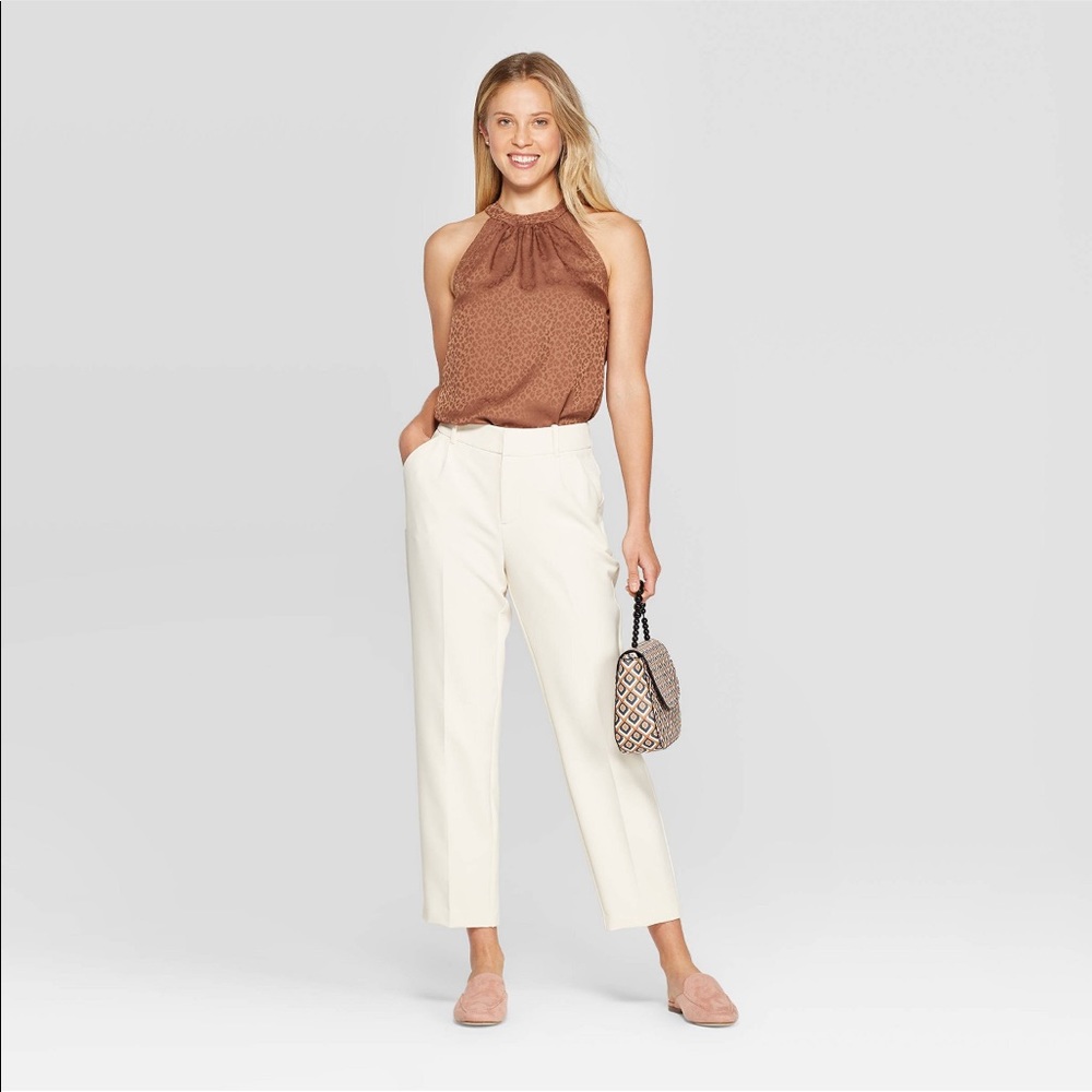 NWT Regular-Fit Mid-Rise Cream Pleated Pants